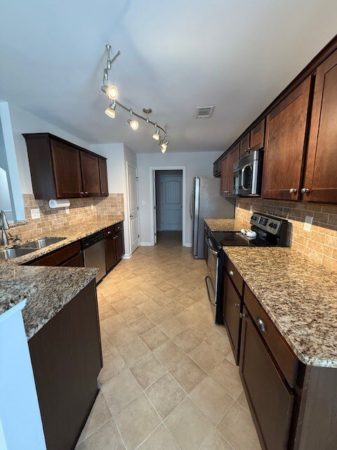 Building Photo - 2459 Newbury Ave