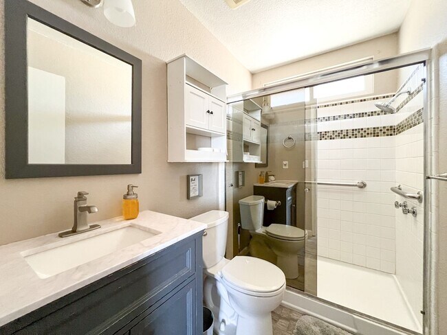 Building Photo - 60721 Alta Loma Dr