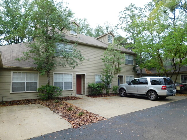 Primary Photo - Haile Plantation Townhouse!