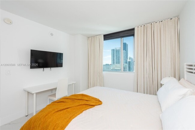 Building Photo - 500 Brickell Ave