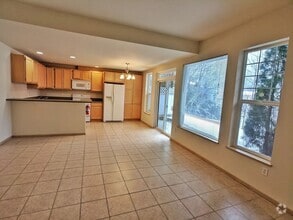 Building Photo - Townhouse, 2BD/1.5BA Condo, Radiant Heat F...