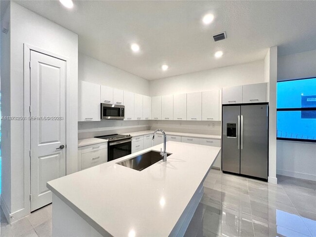 Building Photo - 17324 SW 41st St