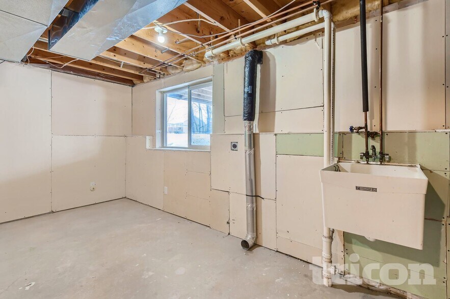 Building Photo - 1080 Kilbirnie Rd