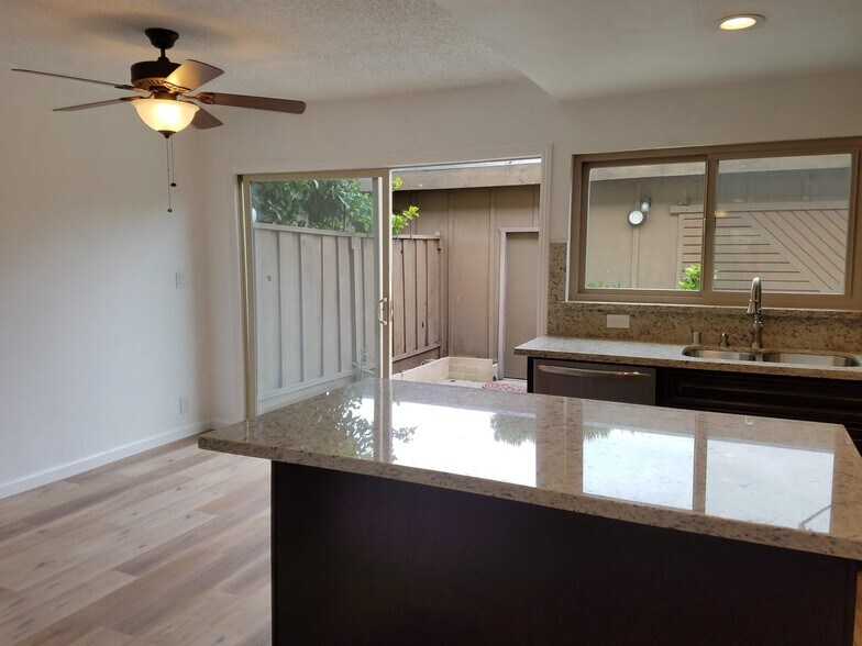 Building Photo - 792 Ferndale Ct