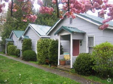 Building Photo - Puyallup Courtyard Apartments