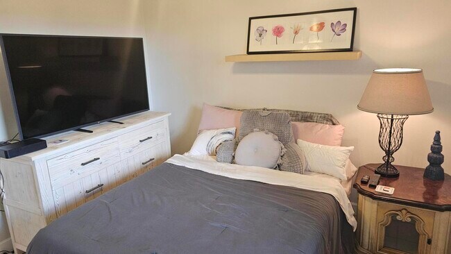 Building Photo - 3138 Via Poinciana