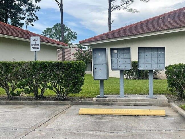 Building Photo - 18302 Aintree Ct