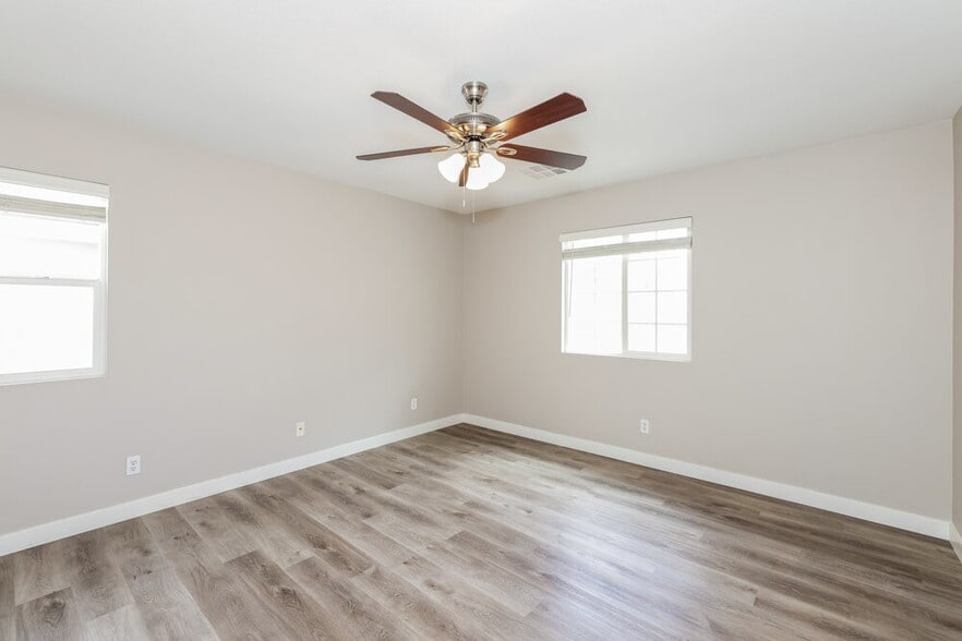Building Photo - 10215 Cougar Crossing St