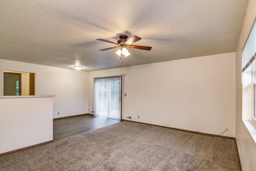 Building Photo - 2101 Mittelstadt Ln