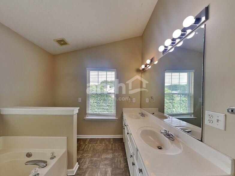 Building Photo - 2944 Jasmine Brook Ct