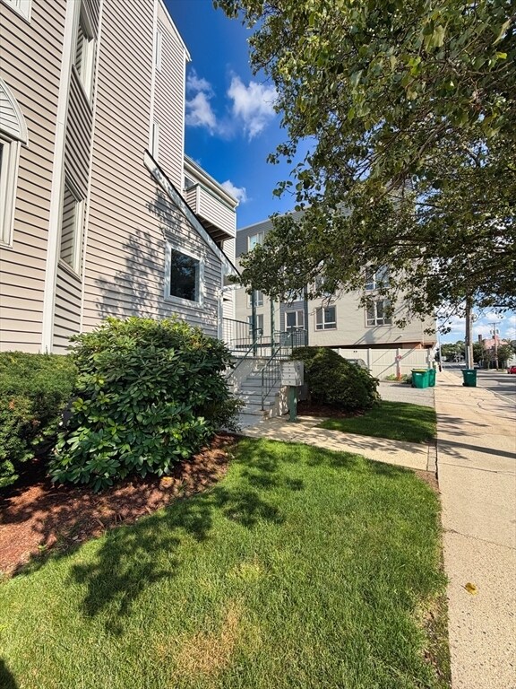 Building Photo - 624 Boston Ave