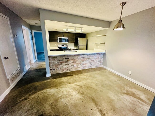 Building Photo - 3424 Willowrun Dr