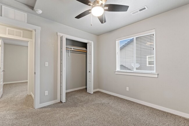 Building Photo - Upgraded 4 Bed 2.5 Bath Home