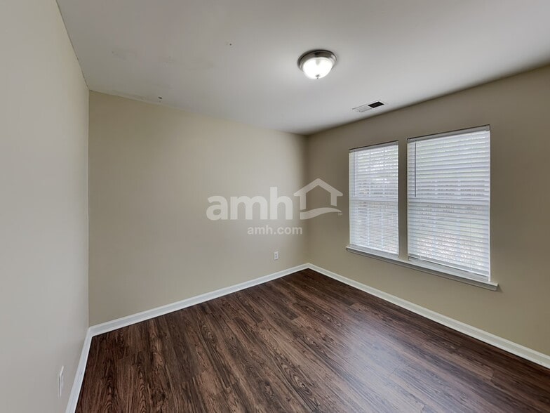 Building Photo - 3210 Revere Rd