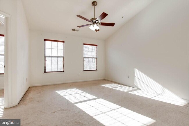 Building Photo - 6721 Caleb Dorsey Square