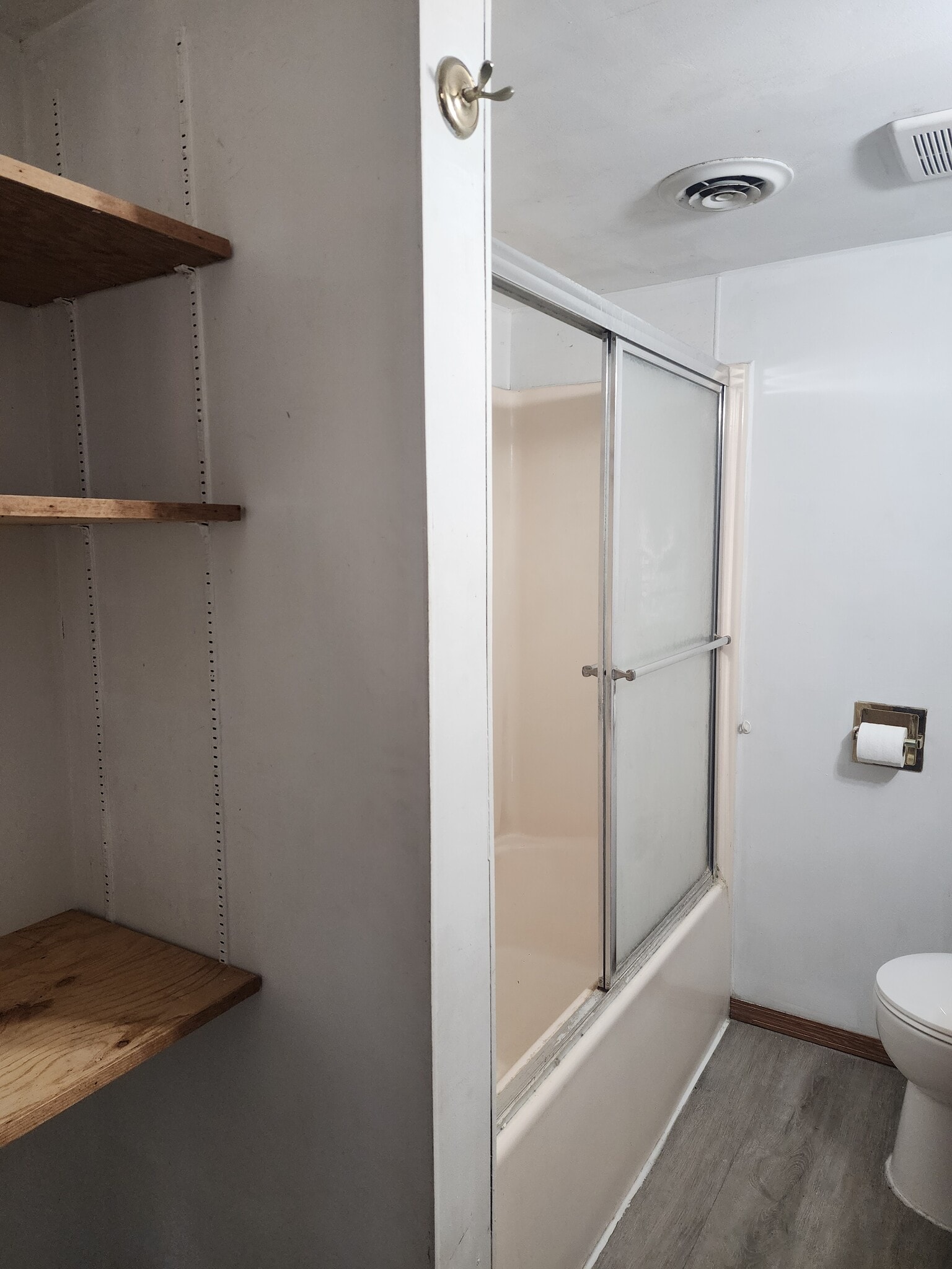 Building Photo - 325 3rd Ave SW