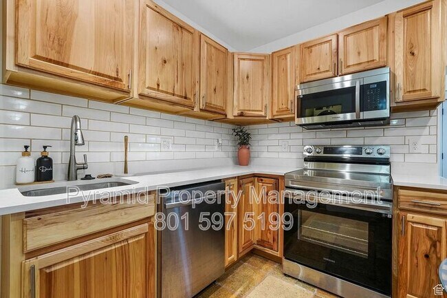 Building Photo - 14600 S Shaggy Mountain Rd