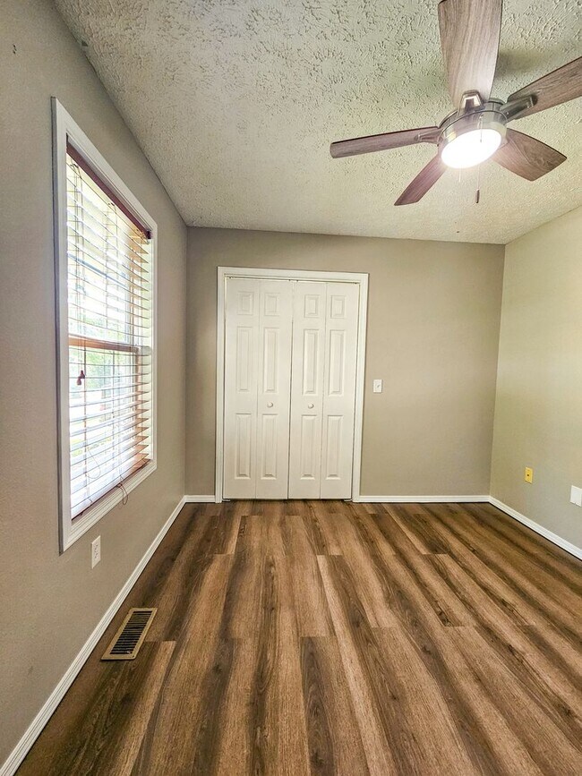 Building Photo - 1257 W Bridgewood Pl