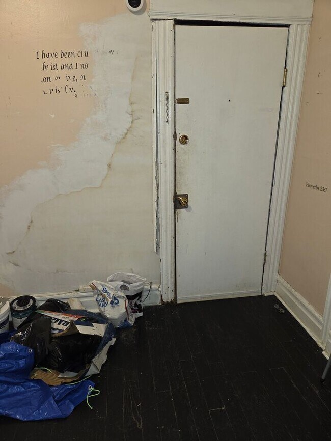 Building Photo - 91 S Munn Ave