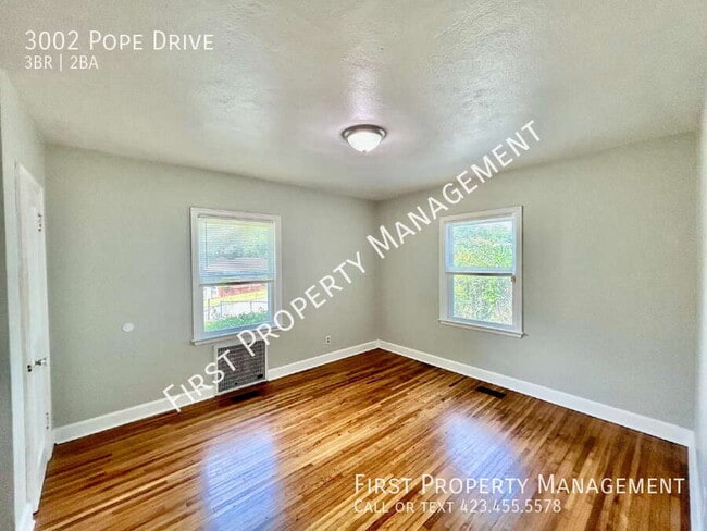 Building Photo - 3002 Pope Dr