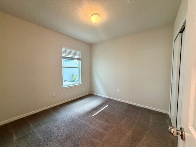 Building Photo - 30561 Gilbern Rd