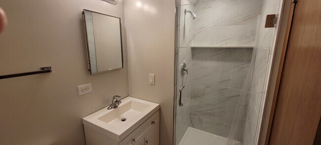 Building Photo - 608 Trent Ln