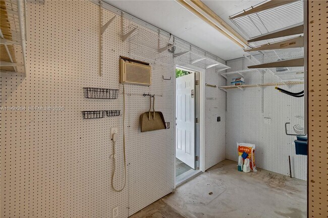 Building Photo - 6767 SW 154th St