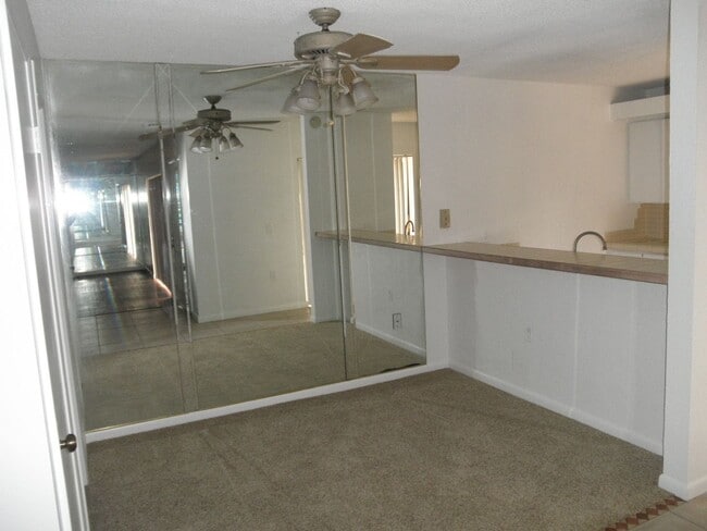 Building Photo - Village of Sandalwood Lakes