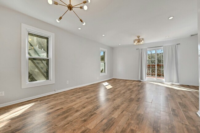 Building Photo - 30 Columbia Terrace