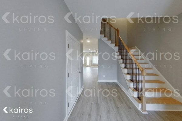 Building Photo - 3717 Oak Leaf Wy