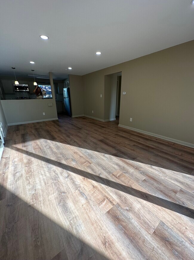 Building Photo - 203 Denrose Dr