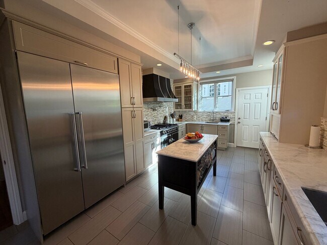 Building Photo - Elegant St. Francis Wood Residence - Available Furnished or Unfurnished