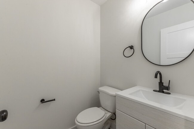 Building Photo - 1124 Garfield St