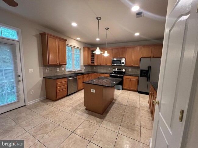 Primary Photo - 12 Rivers Edge Terrace