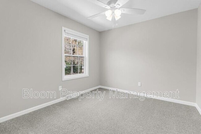 Building Photo - 974 Governors Rd