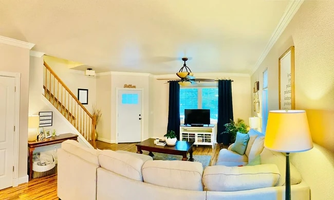 Living Room - 2687 S University Blvd