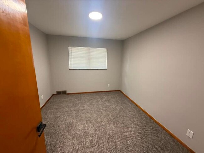 Building Photo - 3816 Cullen Dr