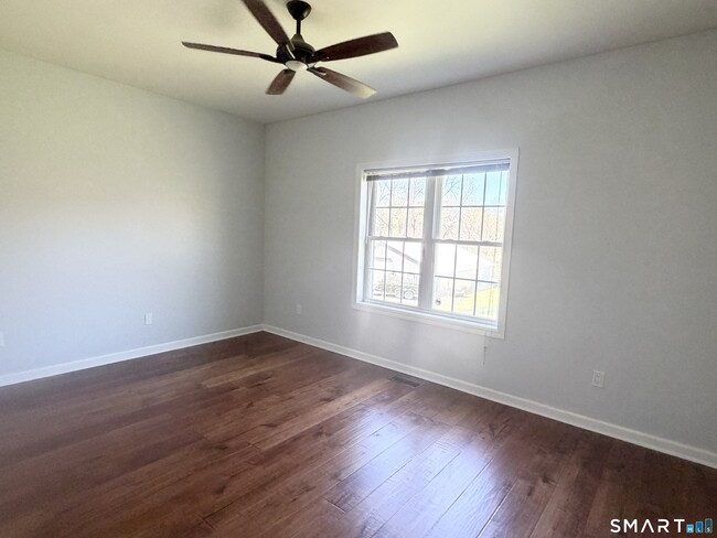 Building Photo - 103 Pond Hill Rd