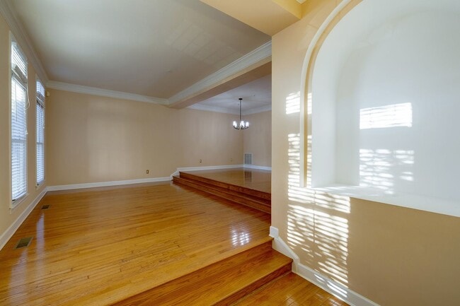 Building Photo - Luxury Townhome in the Heart of the Kentlands