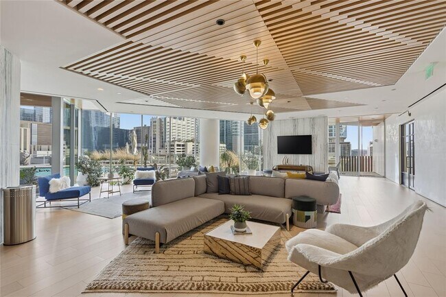 Building Photo - 501 West Ave