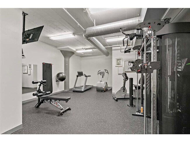 Building Photo - 2929 Chicago Ave