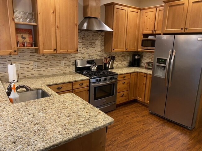 Building Photo - 2 Bed 2 Bath Great Northern Condo