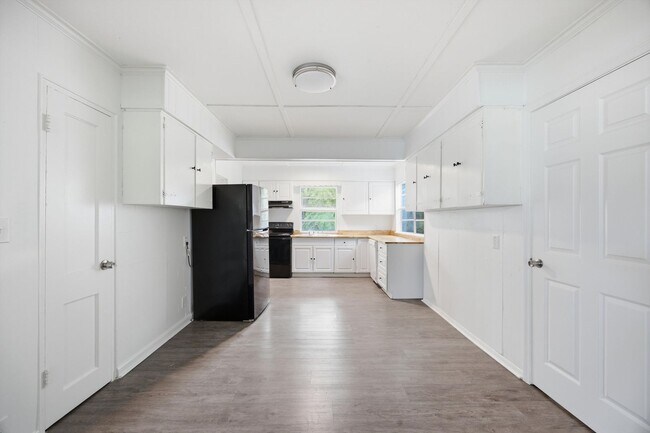 Building Photo - 3826 Kingwood Cir