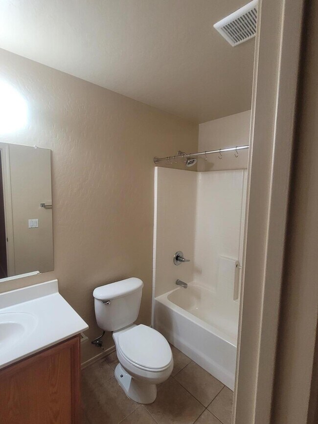 Building Photo - 16377 W Cottonwood St