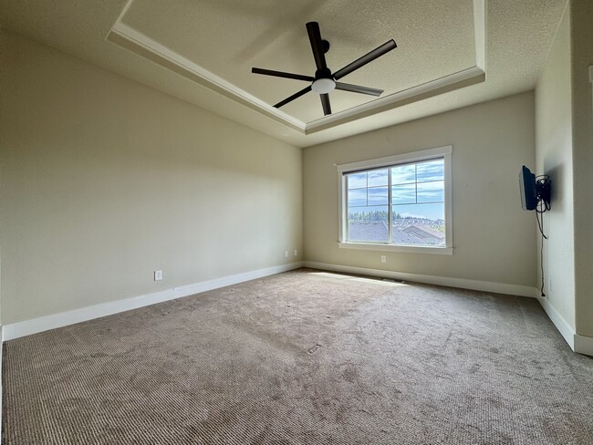 Building Photo - 16858 SW Larkspring Ln