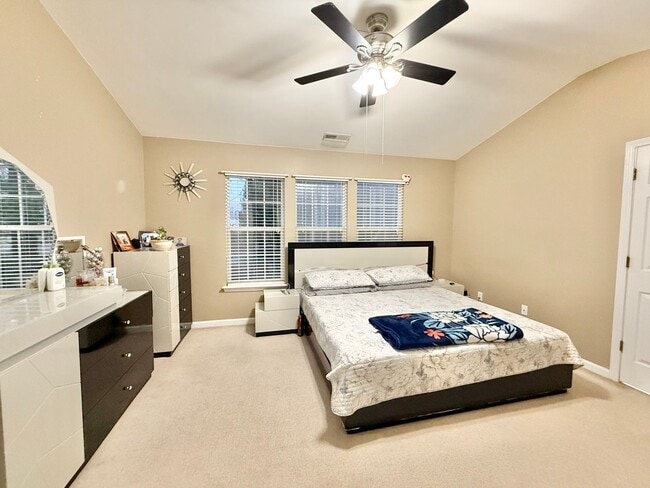 Building Photo - Stunning 3BD, 4BA Morrisville Townhome in an HOA Community with Premier Amenities & Near RDU Airp...