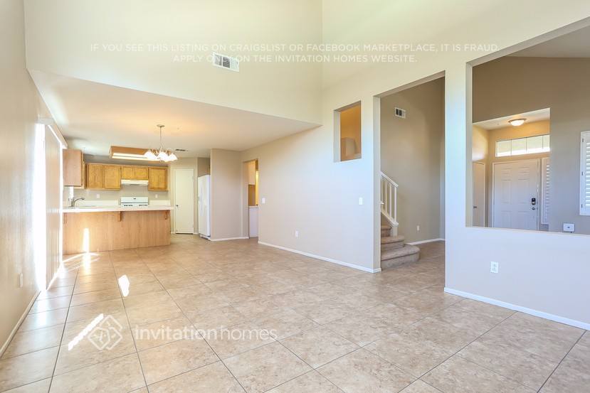 Building Photo - 1420 Sunswept Dr