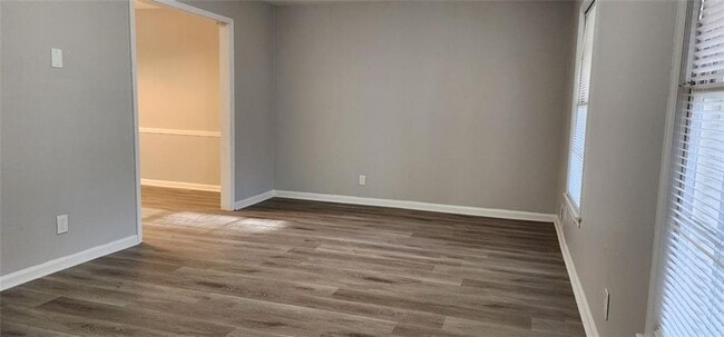 Building Photo - 401 Barbashela Dr