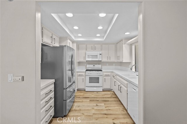 Building Photo - 8933 Yolo Cir