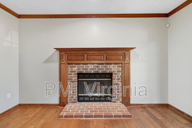 Building Photo - 932 Nugent Dr